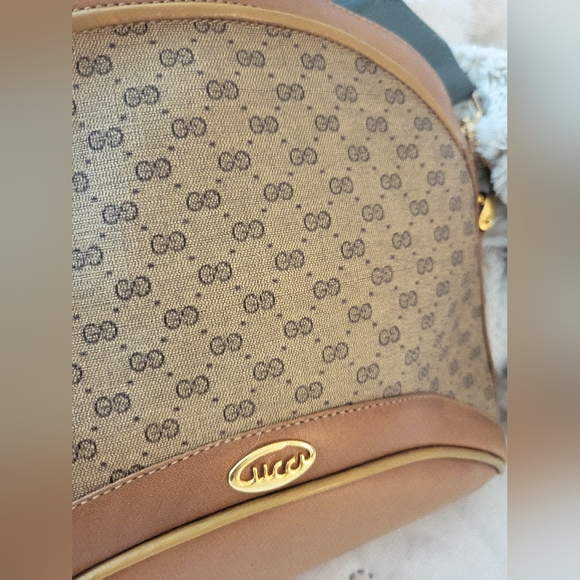 Gucci Micro GG Crossbody - Picture 2 of 16